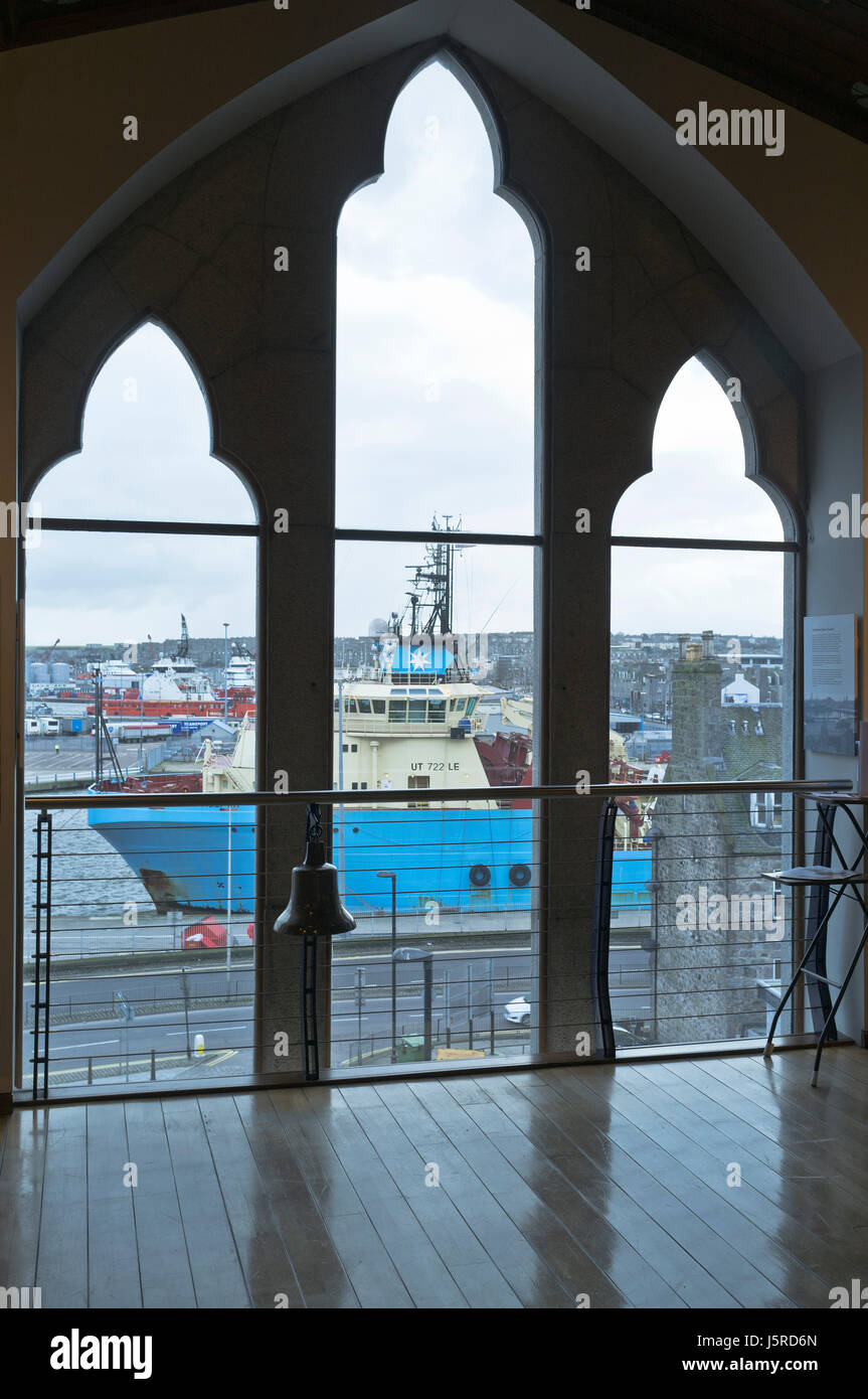 dh MARITIME MUSEUM ABERDEEN Museum windows overlooking Aberdeen Harbour scotland Stock Photo