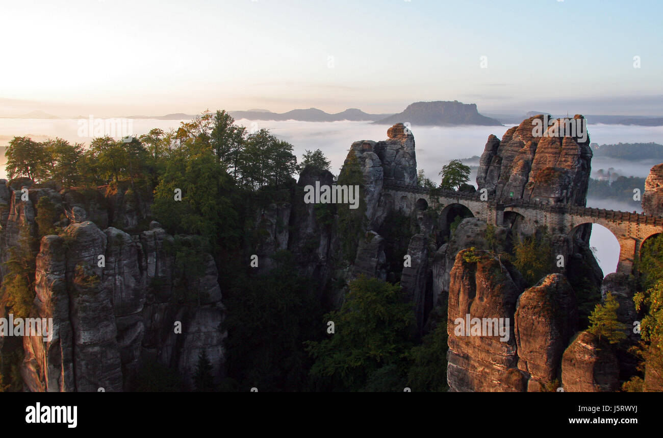 Bridge En Rocks natural bridge in rock Stock Photo - Alamy