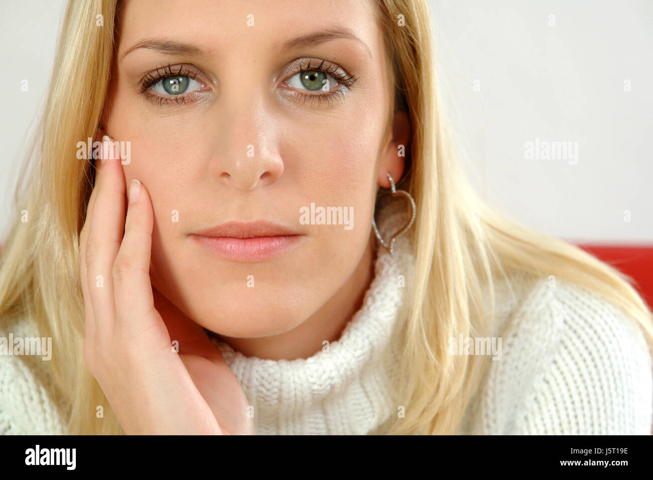 White Turtleneck Hi res Stock Photography And Images Alamy white-turtleneck-hi-res-stock-photography-and-images-alamy