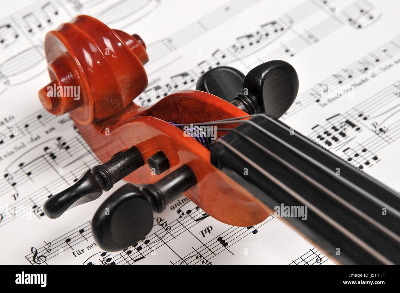 Bowed hires stock photography and images Alamy