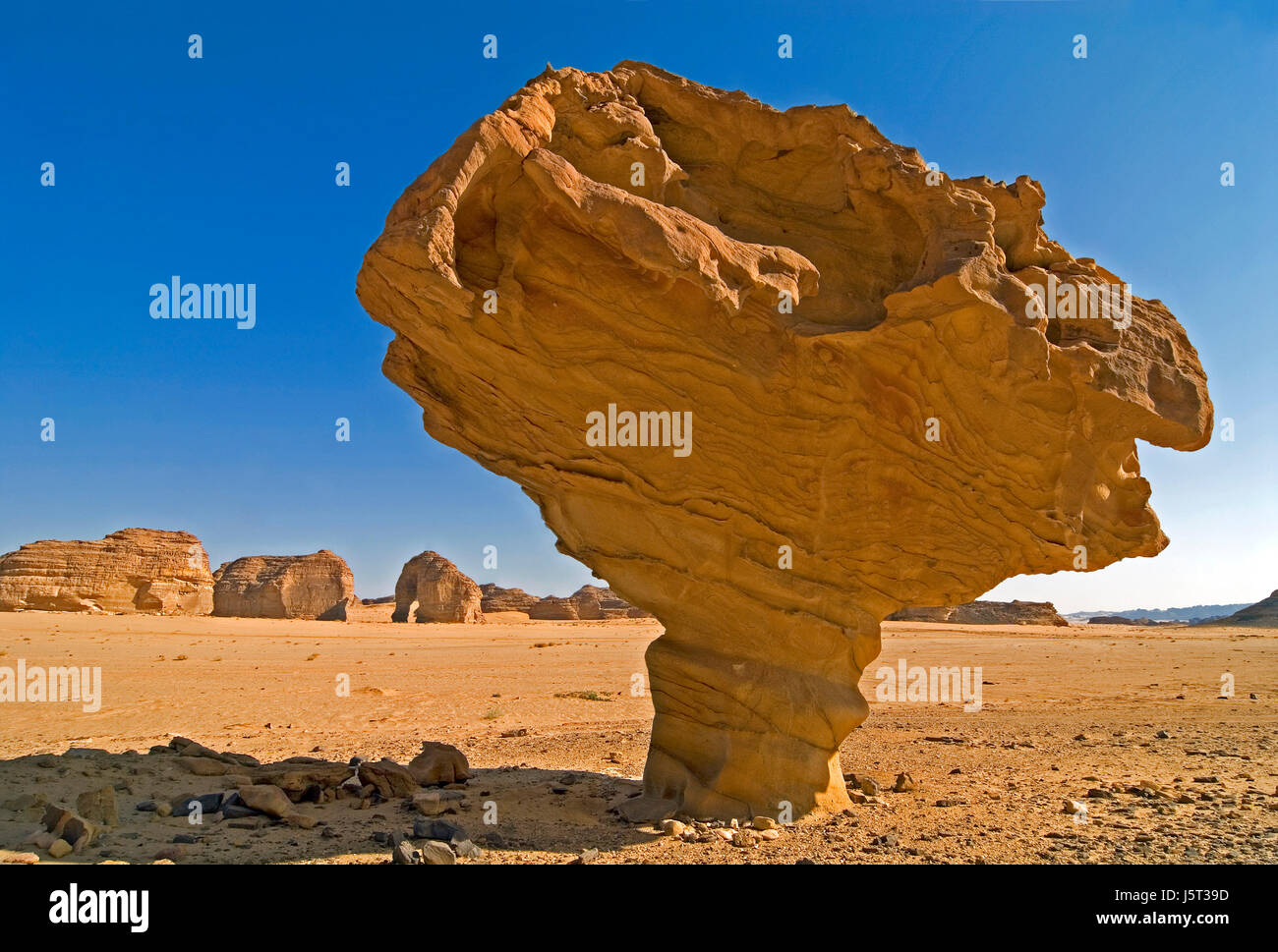 desert wasteland rock arabia bizarre monument stone formation radio ...