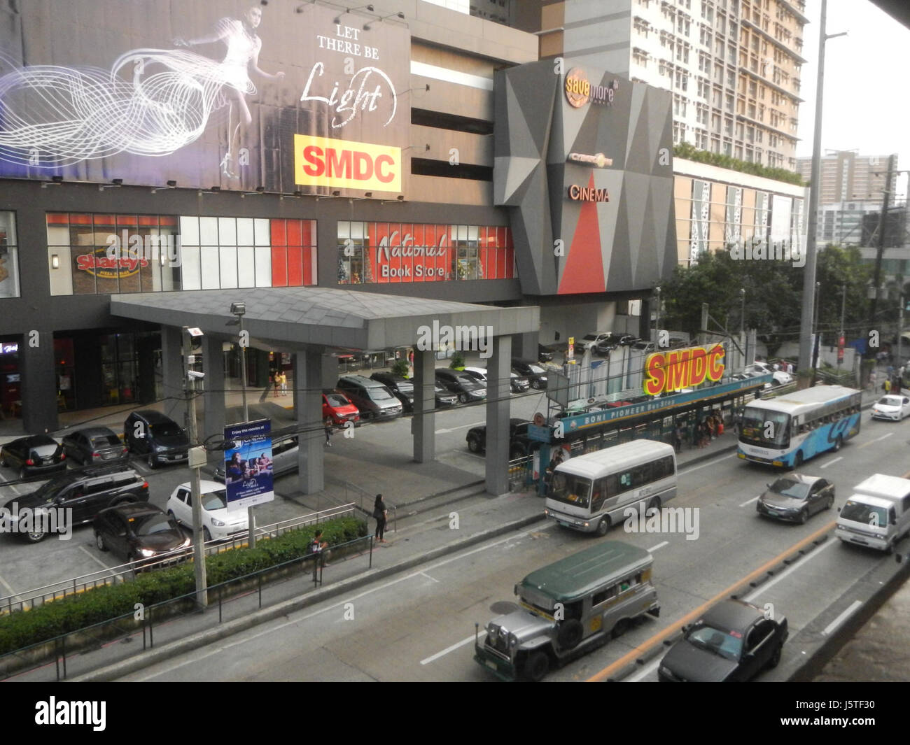 03591 Light Mall Light Residences SMDC EDSA Boni Pioneer Mandaluyong