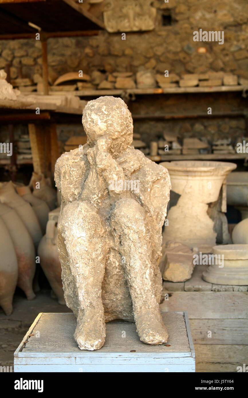 Bodies of pompeii hires stock photography and images Alamy