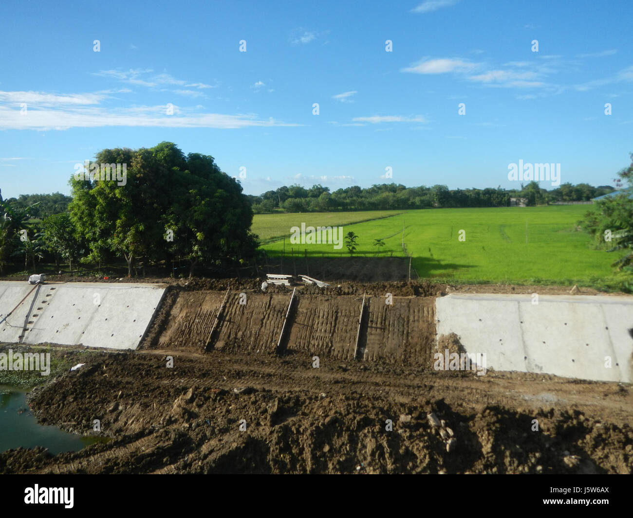 This photograph captures the Tigpalas Bridges located over the San ...