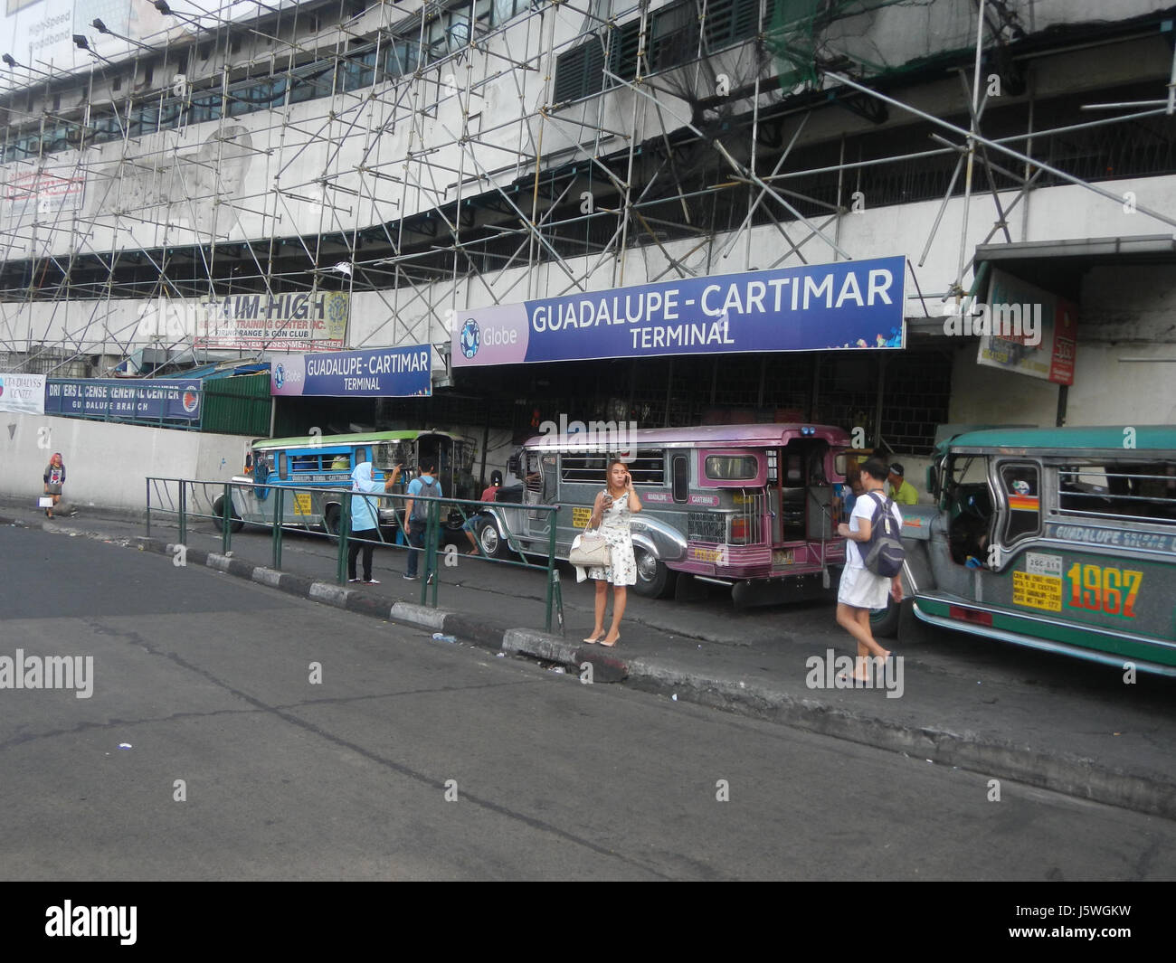 Guadalupe Mrt Station Map 03022 Guadalupe Cloverleaf Interchange Park Mrt Station Mandaluyong Makati  City 11 Stock Photo - Alamy