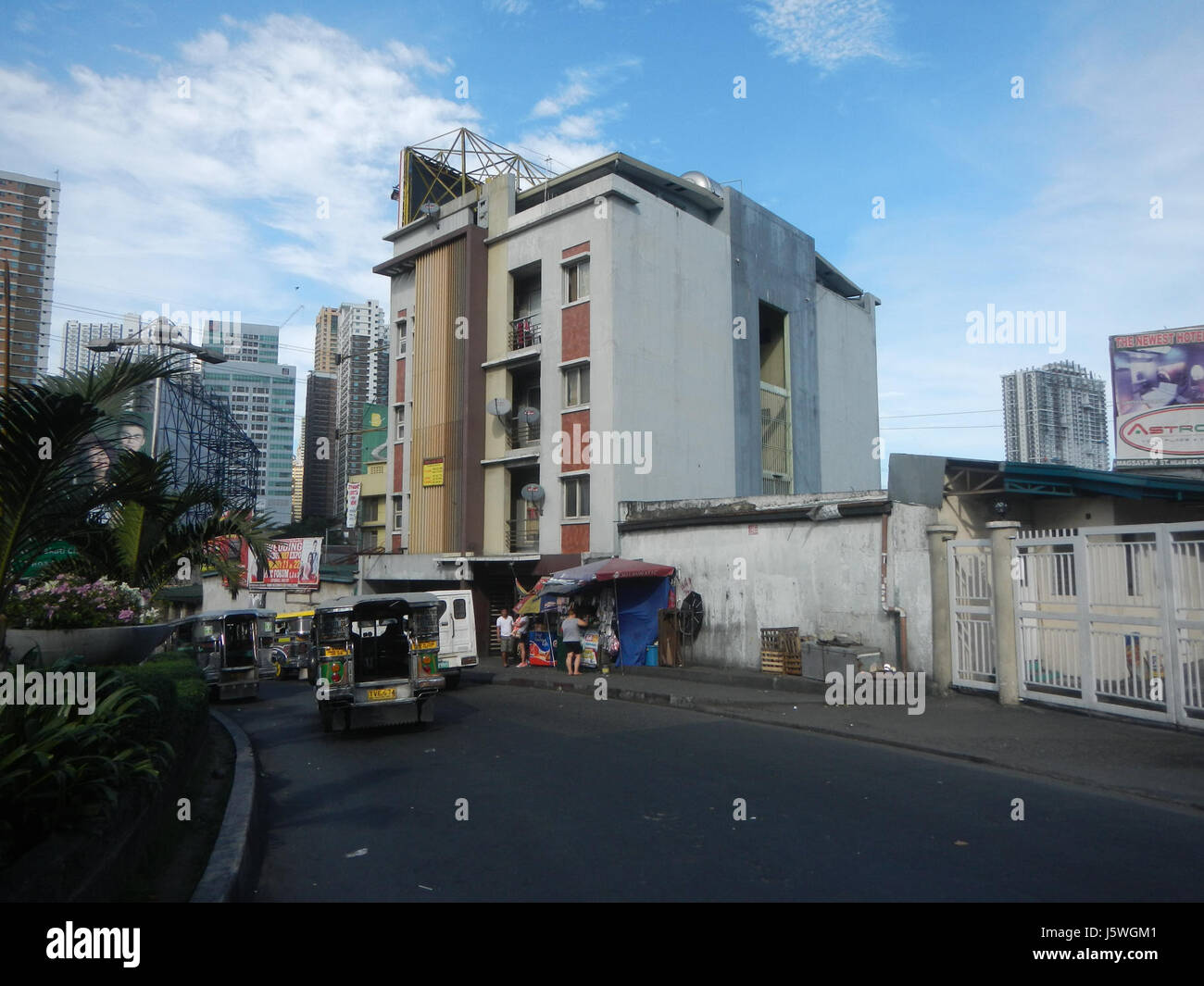 03022 Guadalupe Cloverleaf Interchange Park MRT Station Mandaluyong