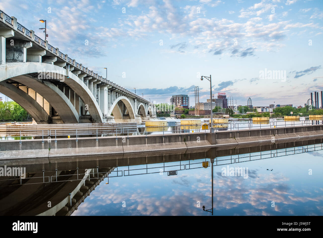 Minneapolis Lock and Central Ave Bridge Skyline Stock Photo Alamy