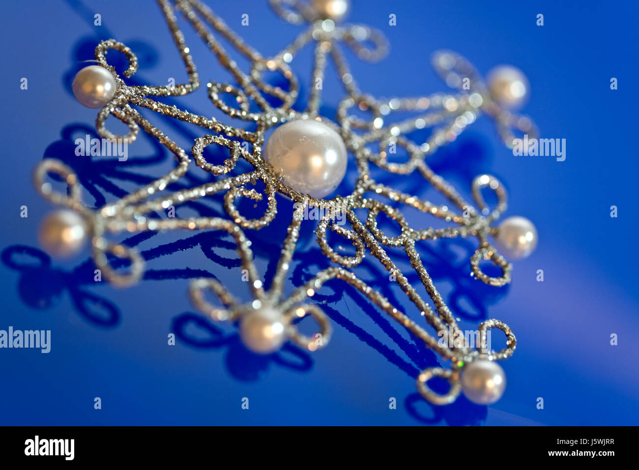 Filigree jewellery hires stock photography and images Alamy