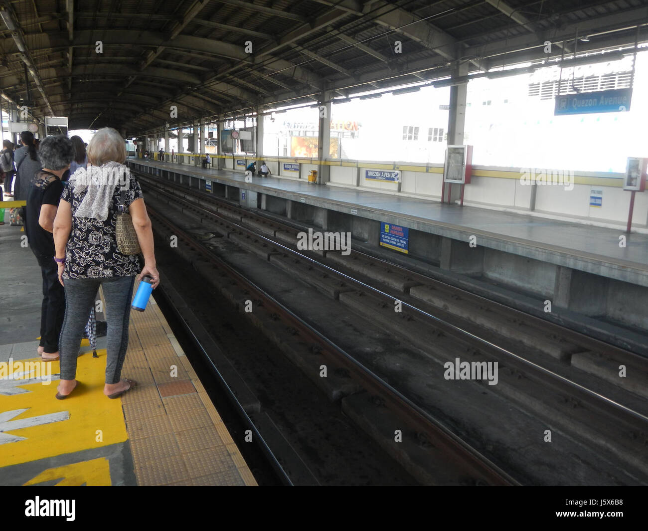 0061 Guadalupe Makati Mandaluyong Bridge MRT20 Station Bridge Quezon