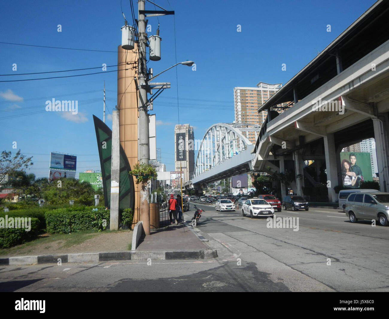 0061 Guadalupe Makati Mandaluyong Bridge MRT36 Station Bridge Quezon