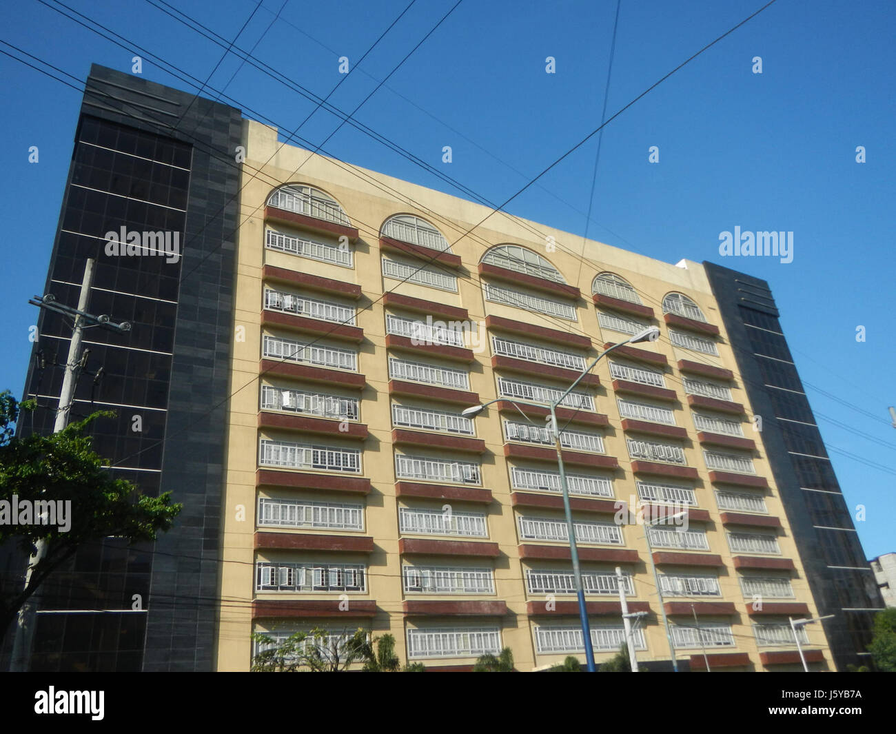 0431 Makati Science High School Cembo Kalayaan Avenue 27 Stock Photo