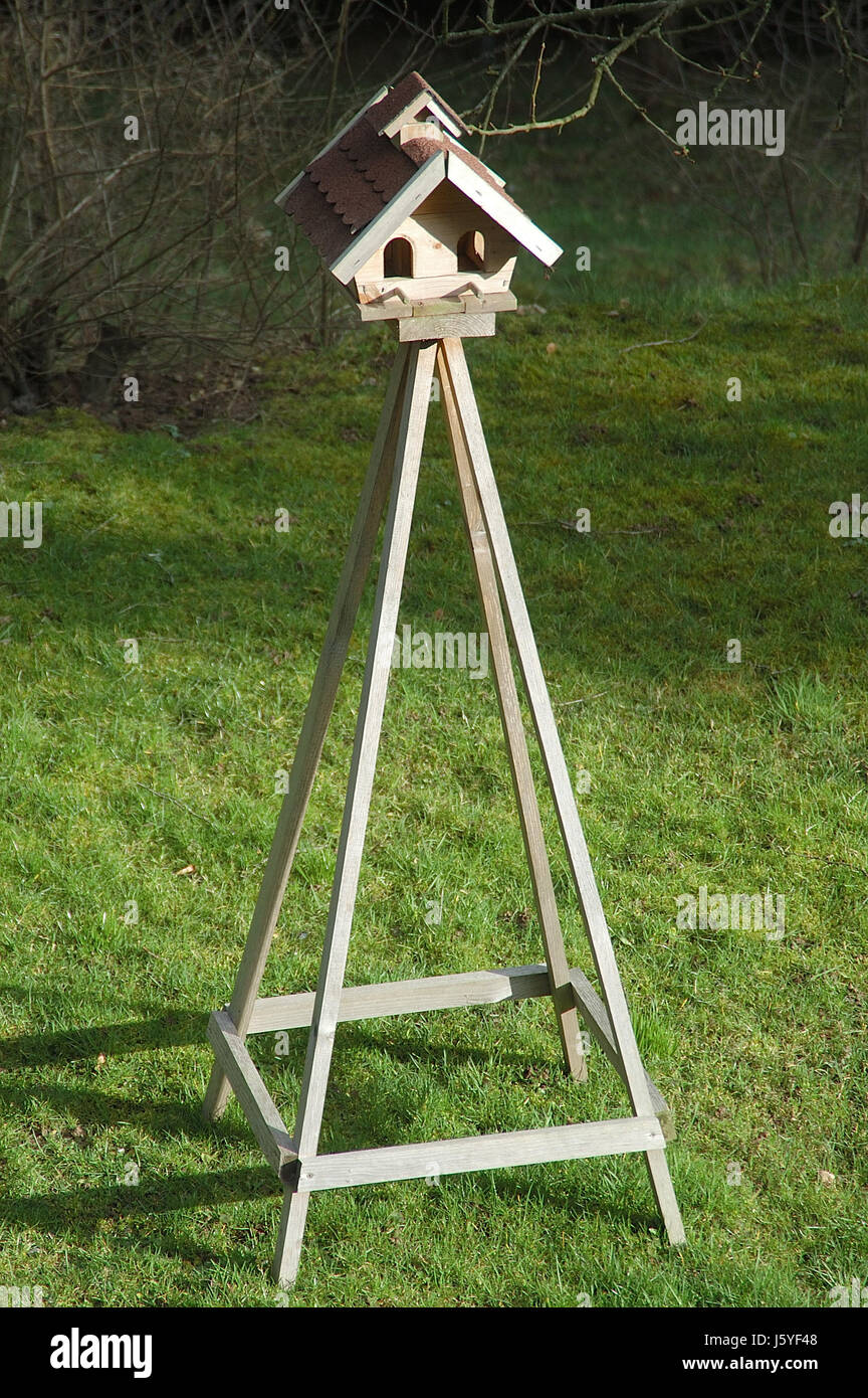 Vogelfutterhaus hires stock photography and images Alamy