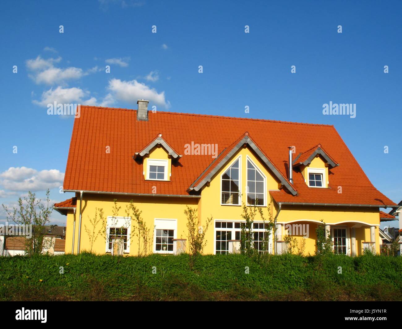house building home dwelling house residential building new building