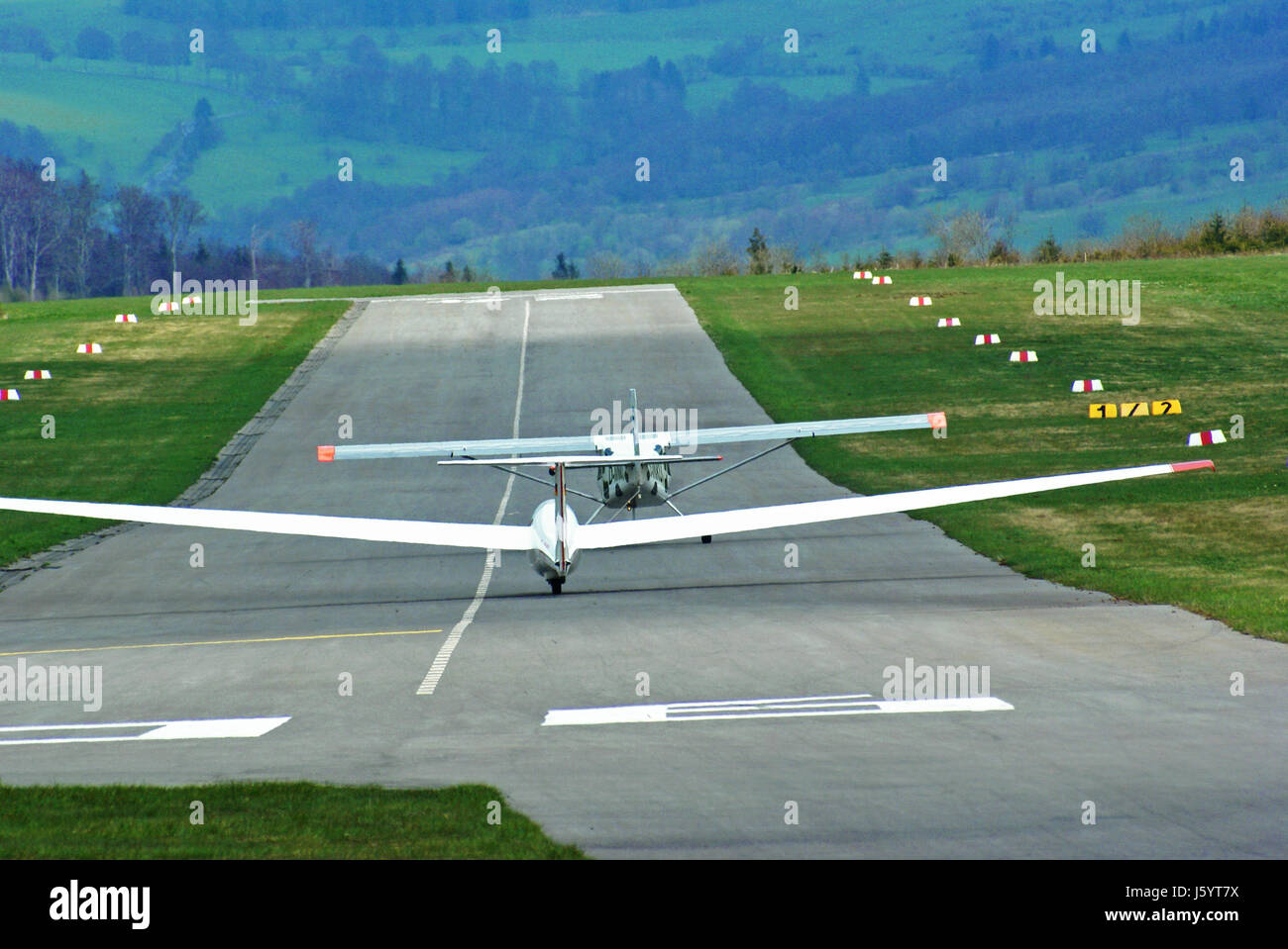 wingspan pull glider start drag aircraft aeroplane plane airplane sail