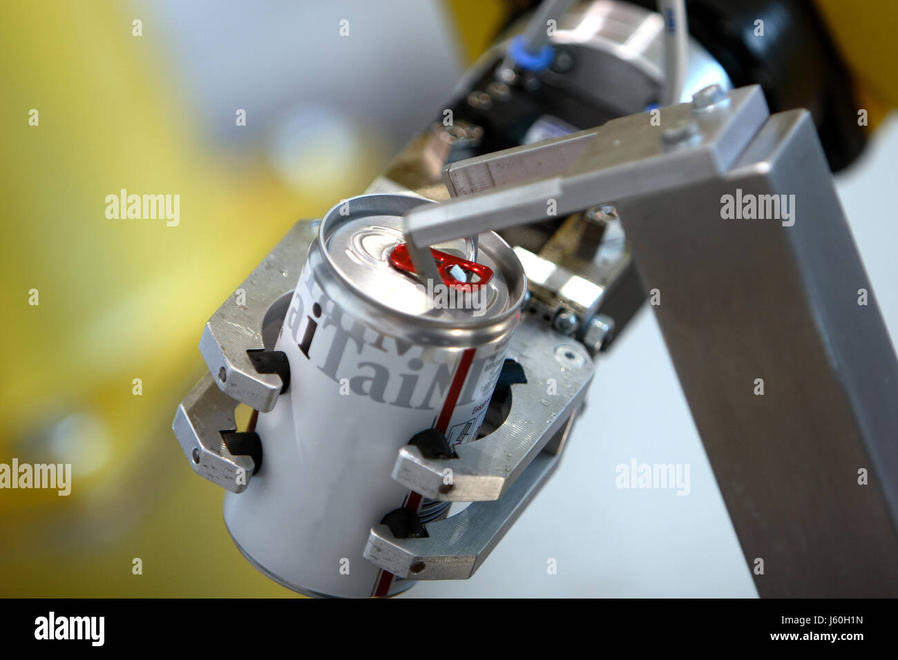 Can gripper hi-res stock photography and images - Alamy