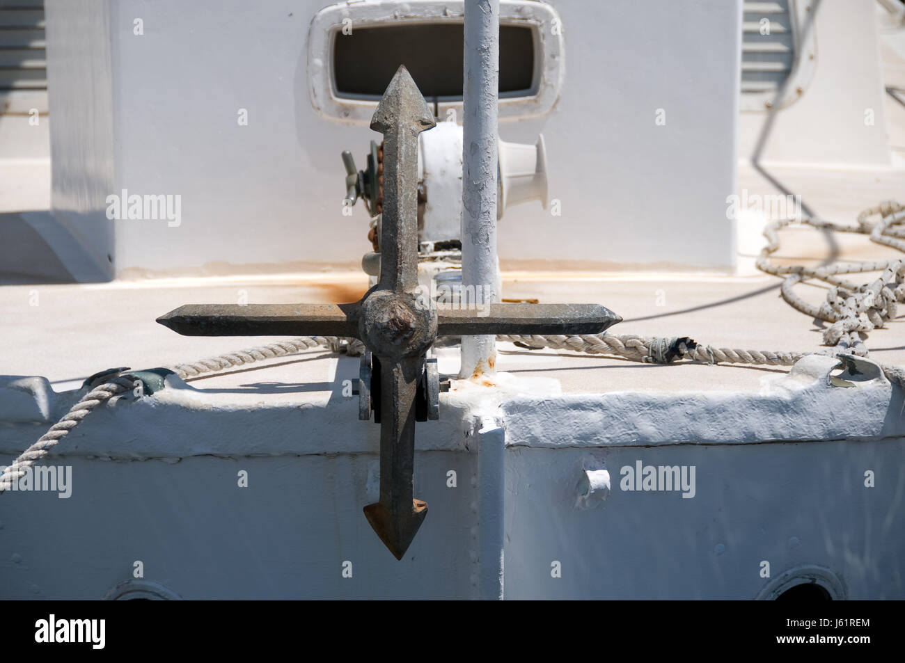 window porthole dormer window pane harbor harbours linen anchor rope