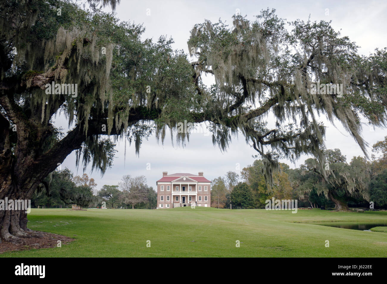 Plantation house in south carolina hires stock photography and images
