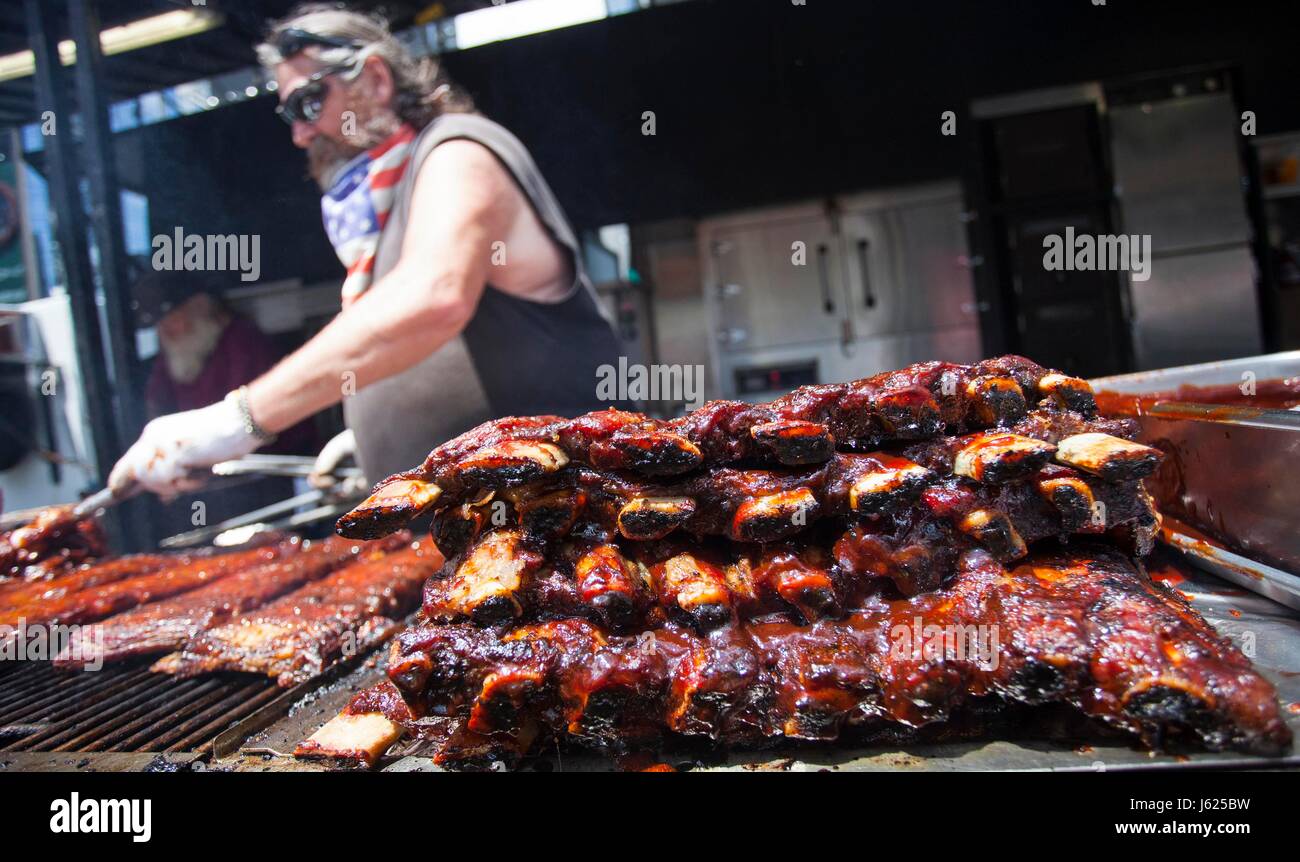 Square One Rib Fest Rib Fest High Resolution Stock Photography and Images - Alamy