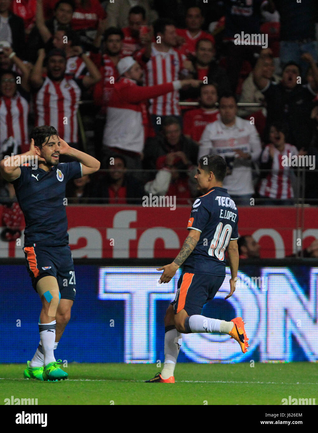 rodolfo pizarro chivas jersey