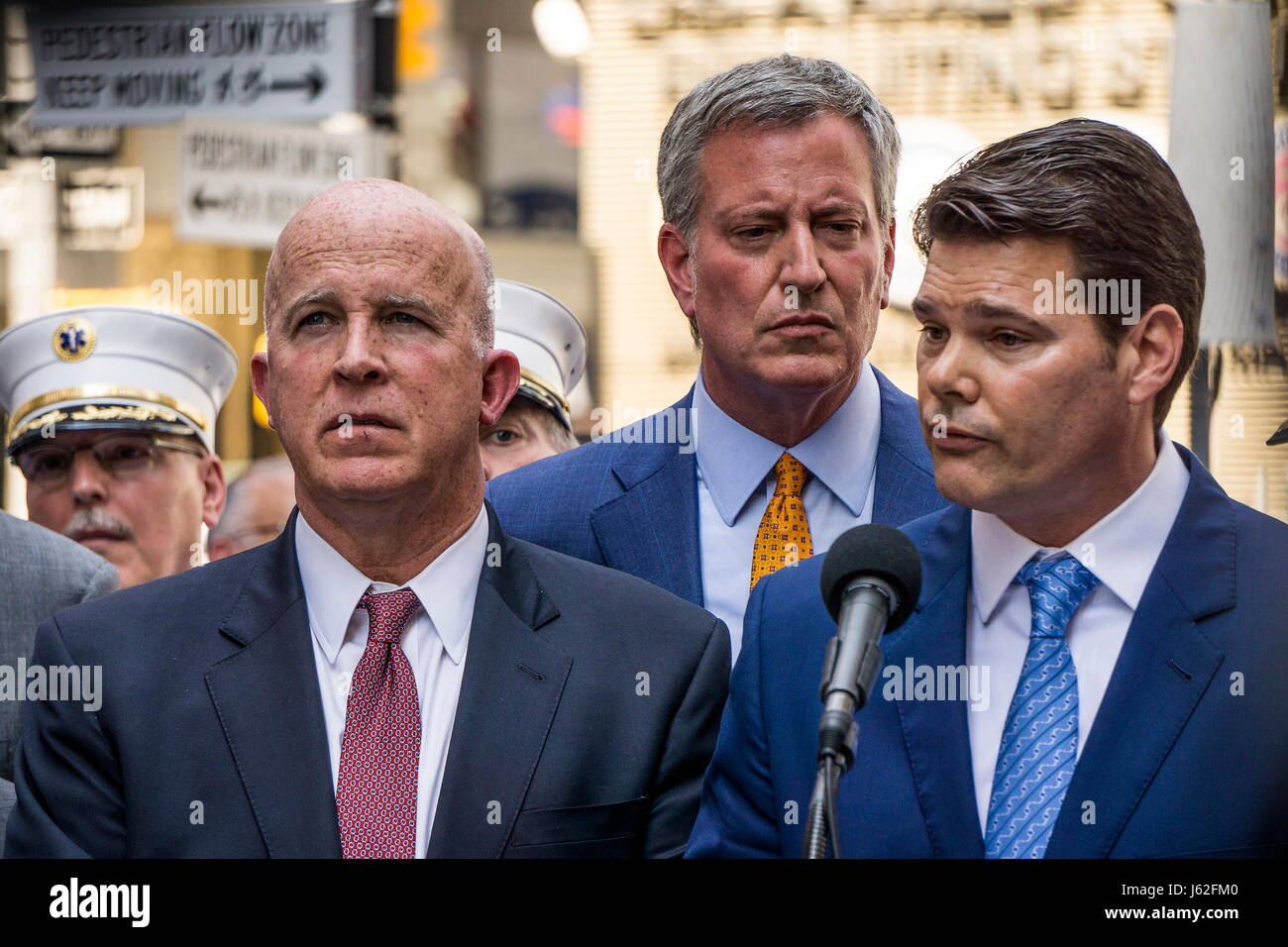 New York, New York, USA. 18th May, 2017. New York City Mayor Bill DeBlasio (C), New York Police Commissioner James O'Neil (L) and other public officials gather in Times Square after one pedestrian was killed, from Michigan, and 22 others were struck by a vehicle in Times Square. Credit: Kevin C. Downs/ZUMA Wire/ZUMAPRESS.com/Alamy Live News Stock Photo