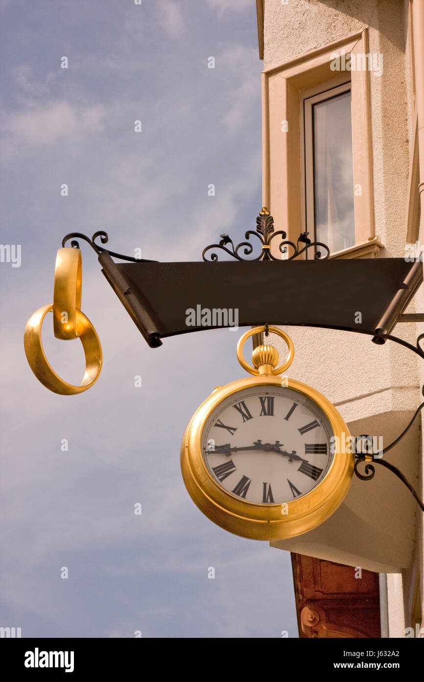 Watchmaker sign hi-res stock photography and images - Alamy