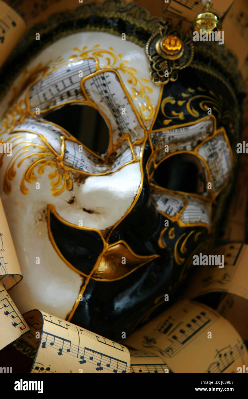 Black carnival mask crown hi-res stock photography and images - Alamy