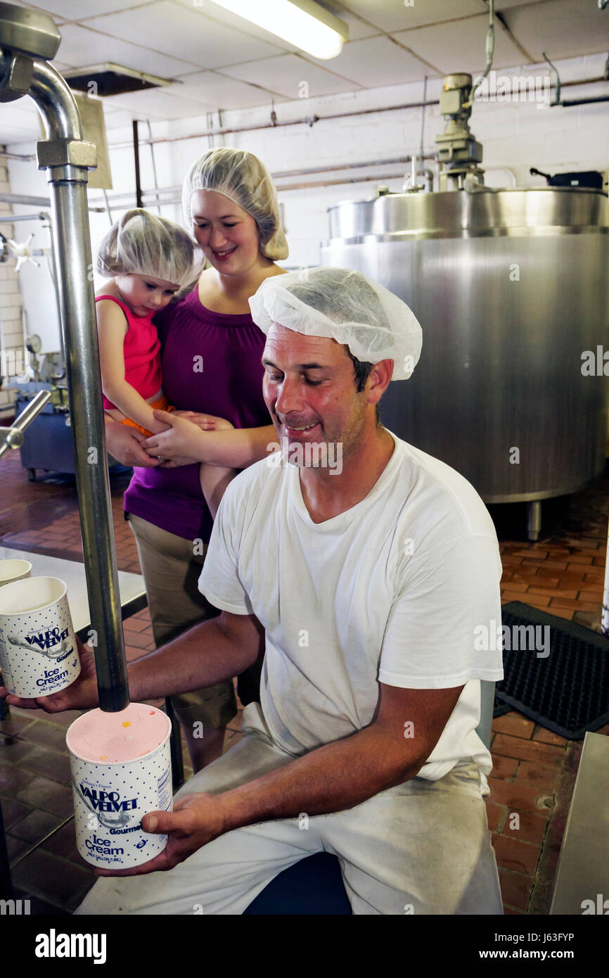 Valparaiso Indiana,Valpo Velvet Shoppe,ice cream maker,dairy,frozen dessert,man men male,woman female women,girl girls,youngster,kids children hair ne Stock Photo