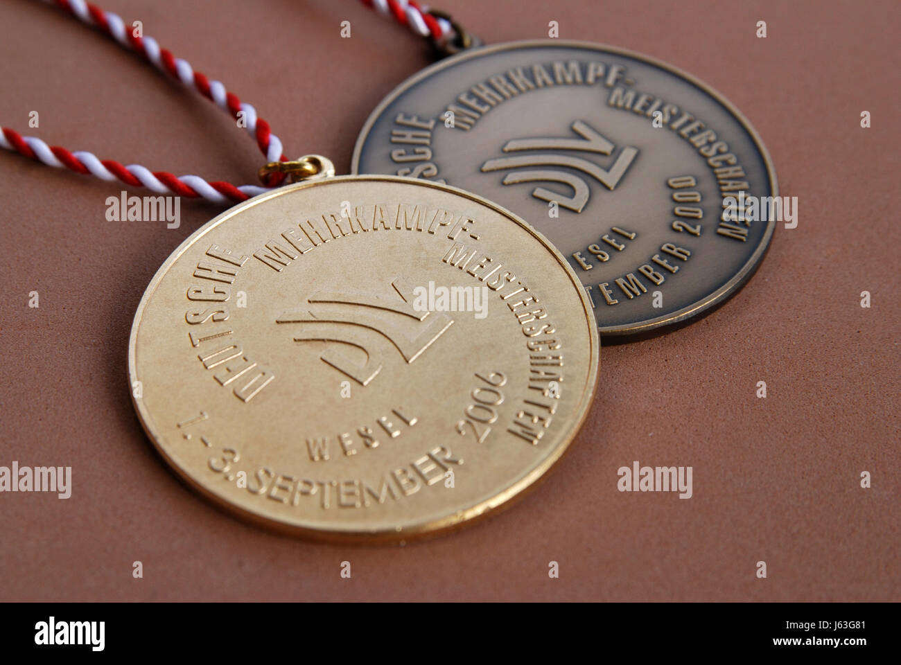 difference between a batch and an epoch in a