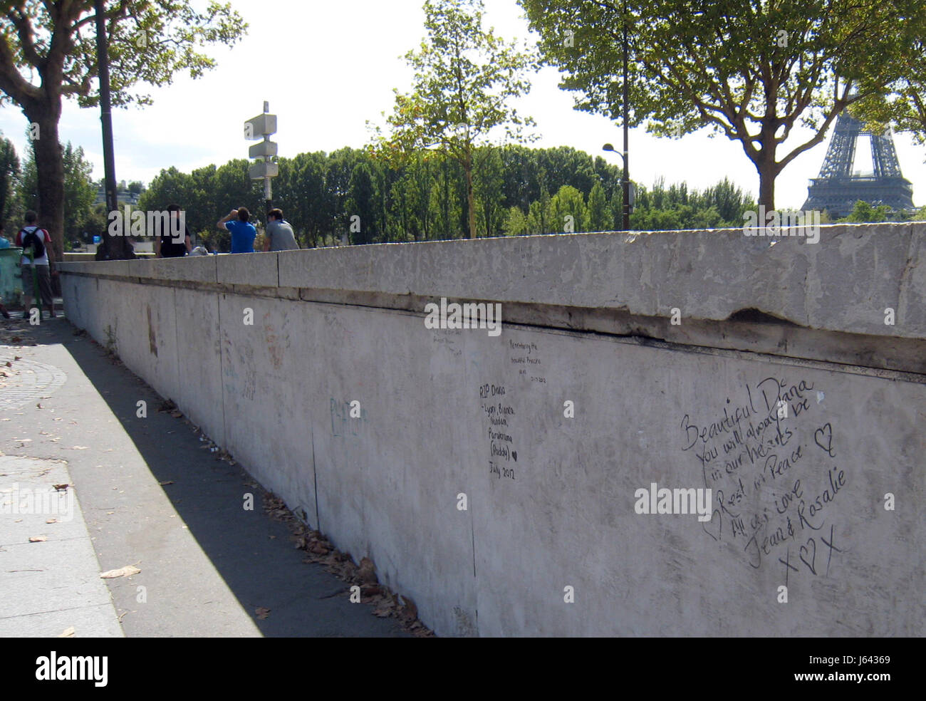 Messages of grief are written on a wall at the Pont de l'Alma tunnel, where Princess Diana died in a car accident on 31 August 1997, in Paris, France, 23 August 2012. The replica of the flame of the Statue of Liberty will be used as the location for the commemration of Diana. Photo: Benjamin Wehrmann | usage worldwide Stock Photo