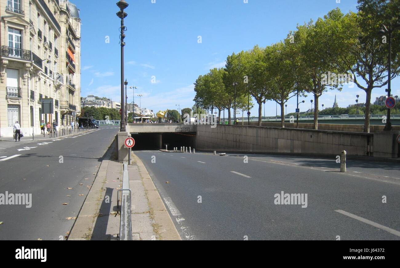 The enntrance to the Pont de l'Alma tunnel, where Princess Diana died in a car accident on 31 August 1997, is pictured in Paris, France, 23 August 2012. The replica of the flame of the Statue of Liberty will be used as the location for the commemration of Diana. Photo: Benjamin Wehrmann | usage worldwide Stock Photo