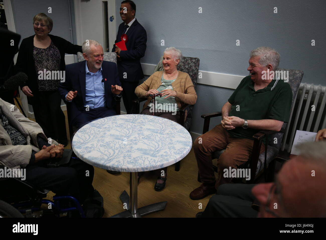 Labour leader Jeremy Corbyn (left) speaks to (left to right) Pamela Hancock, John Weaver and Andy Spearman, during an election campaign visit to Bedford Guild House. Stock Photo