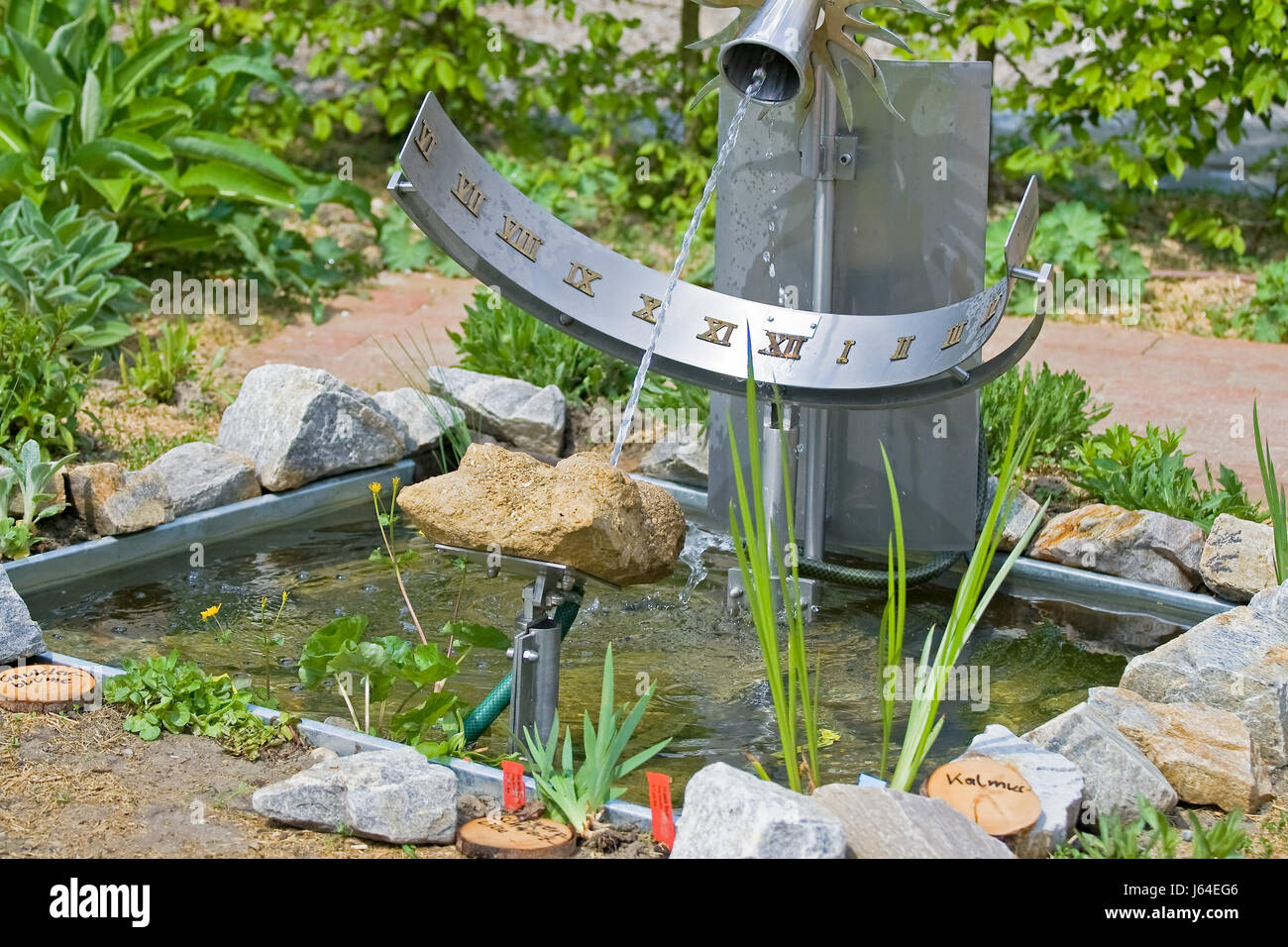 sun dial meter horologe measure instrument method shine shines bright ...