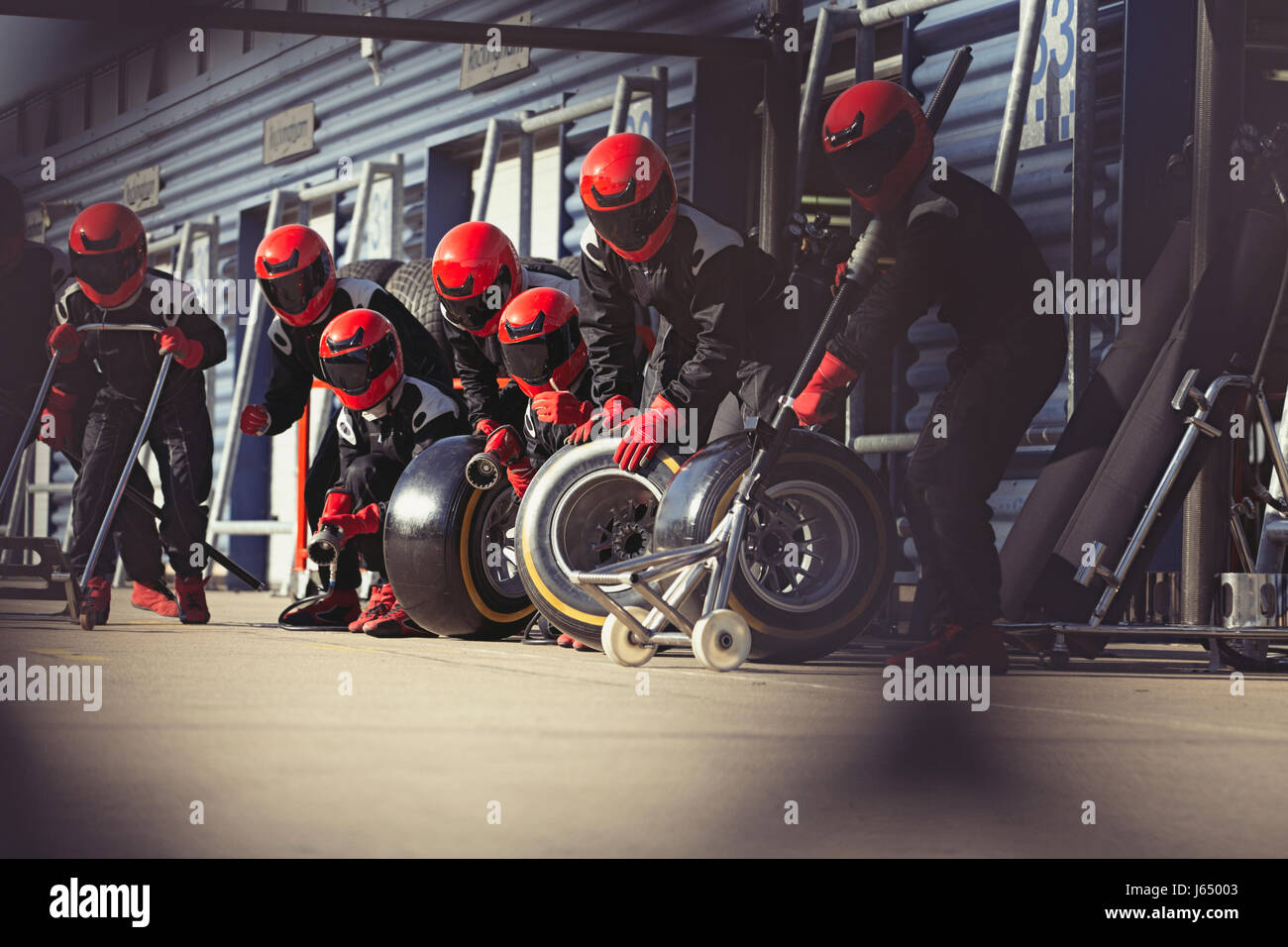 F1 Pit Crew High Resolution Stock Photography and Images Alamy