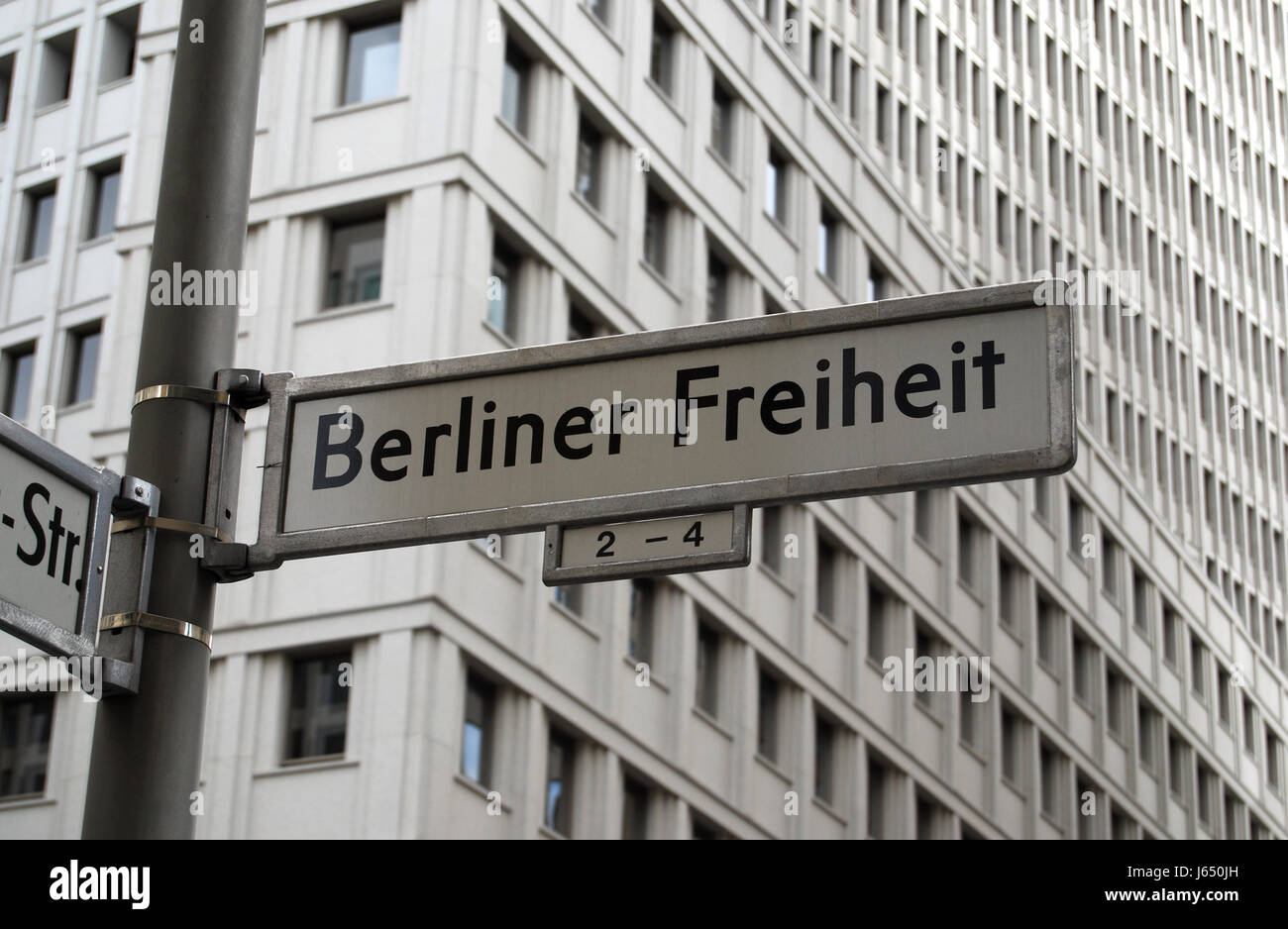 DEUTSCHE POST BERLINER FREIHEIT visual data 2