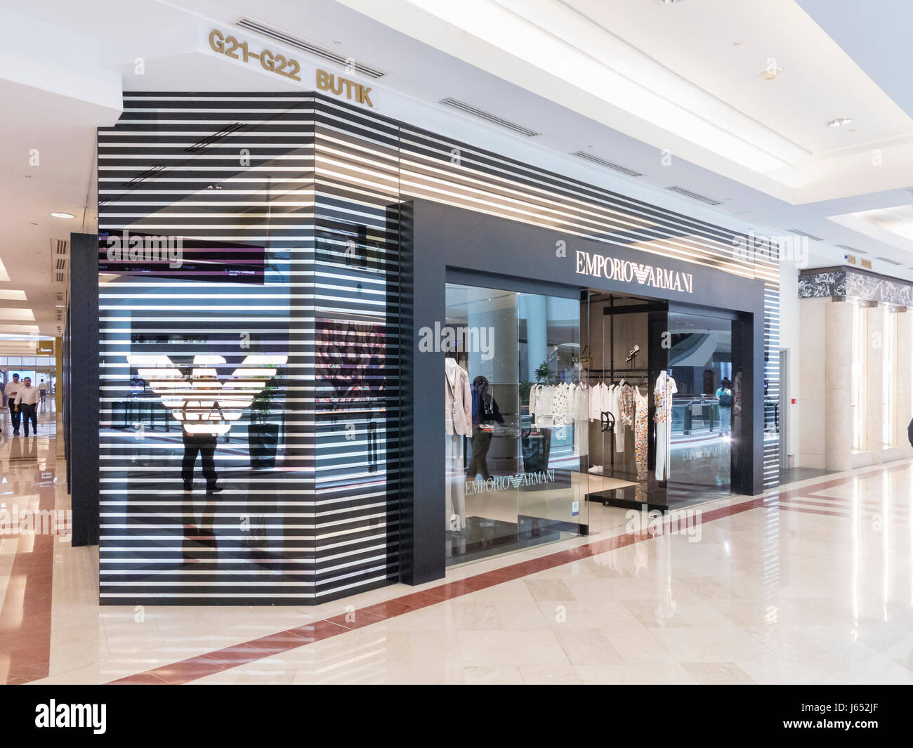 Welvarend Vooraf inflatie Emporio Armani shop, Malaysia Stock Photo - Alamy