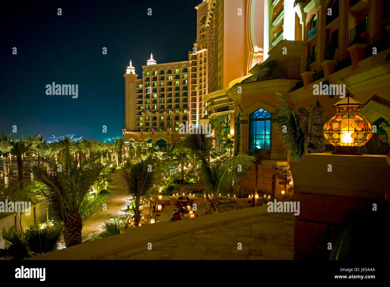 hotel arab emirates island palm atlantis isle travel city town famous desert Stock Photo