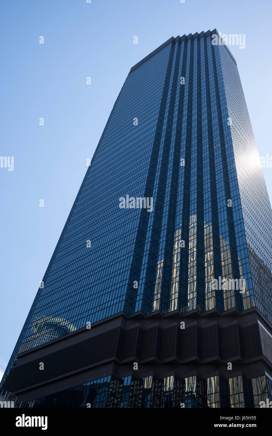 Low angle view of the IDS Center tower at Downtown Minneapolis ...