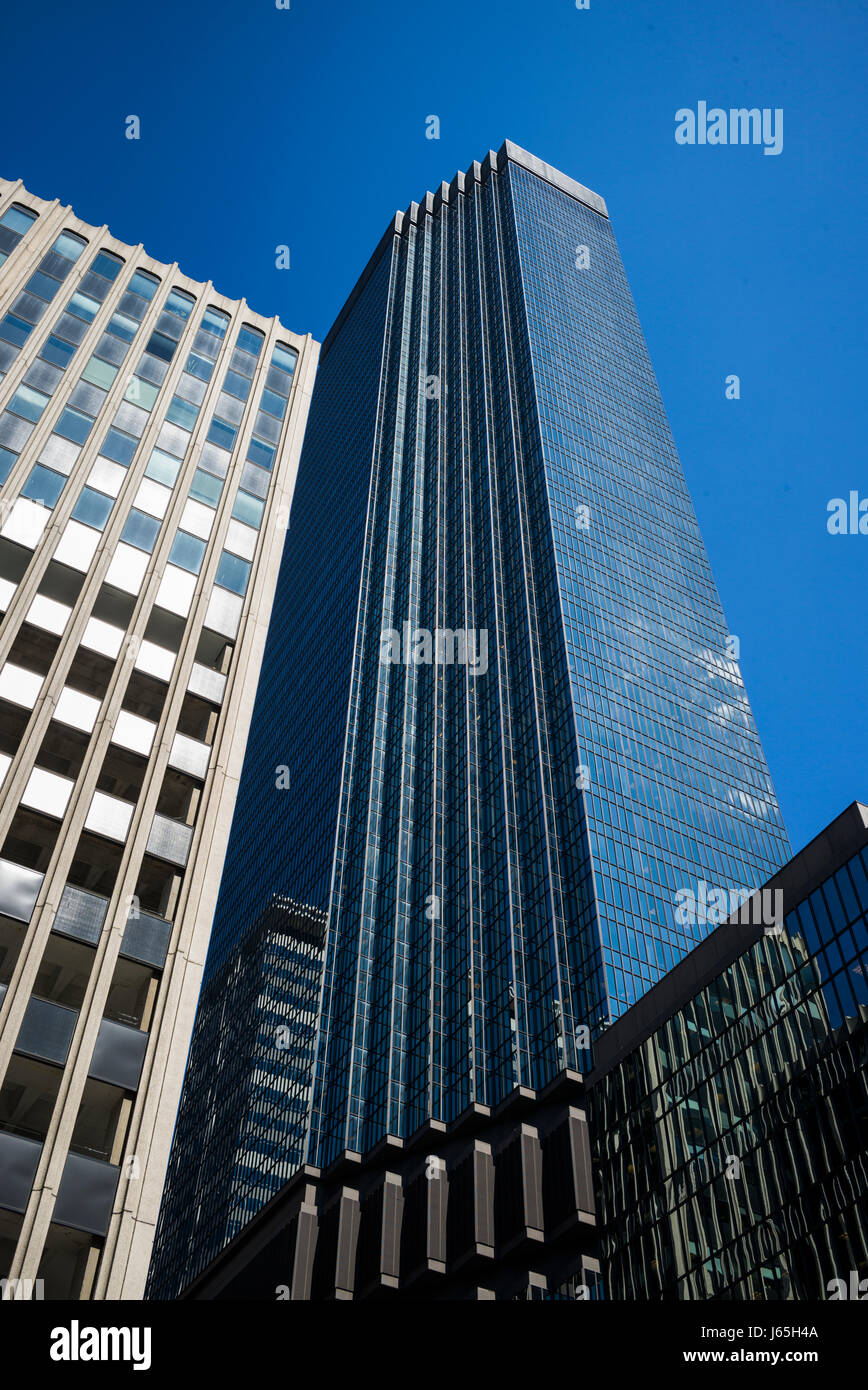 Low angle view of the IDS Center tower at Downtown Minneapolis ...