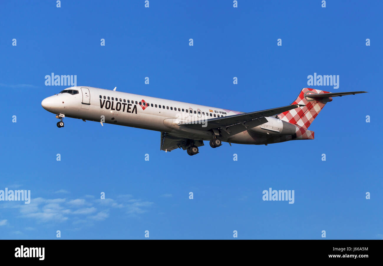 Toulouse, France - April 14, 2017: Volotea Boeing 717 approaching to Toulouse-Blagnac Airport in Toulouse, France. Stock Photo