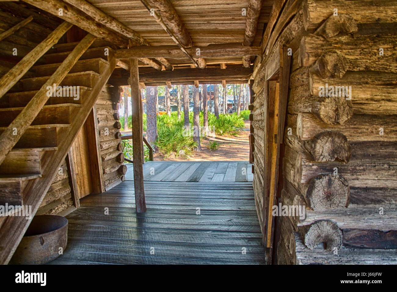 Breezeway of 1800s log cabin in Florida Stock Photo