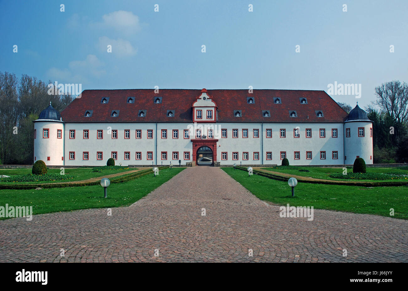 Heusenstamm castle or schonborn castle hi-res stock photography and ...