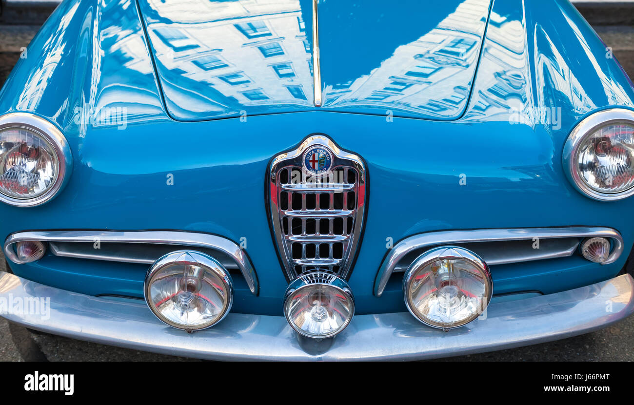 Classic car Stock Photo - Alamy