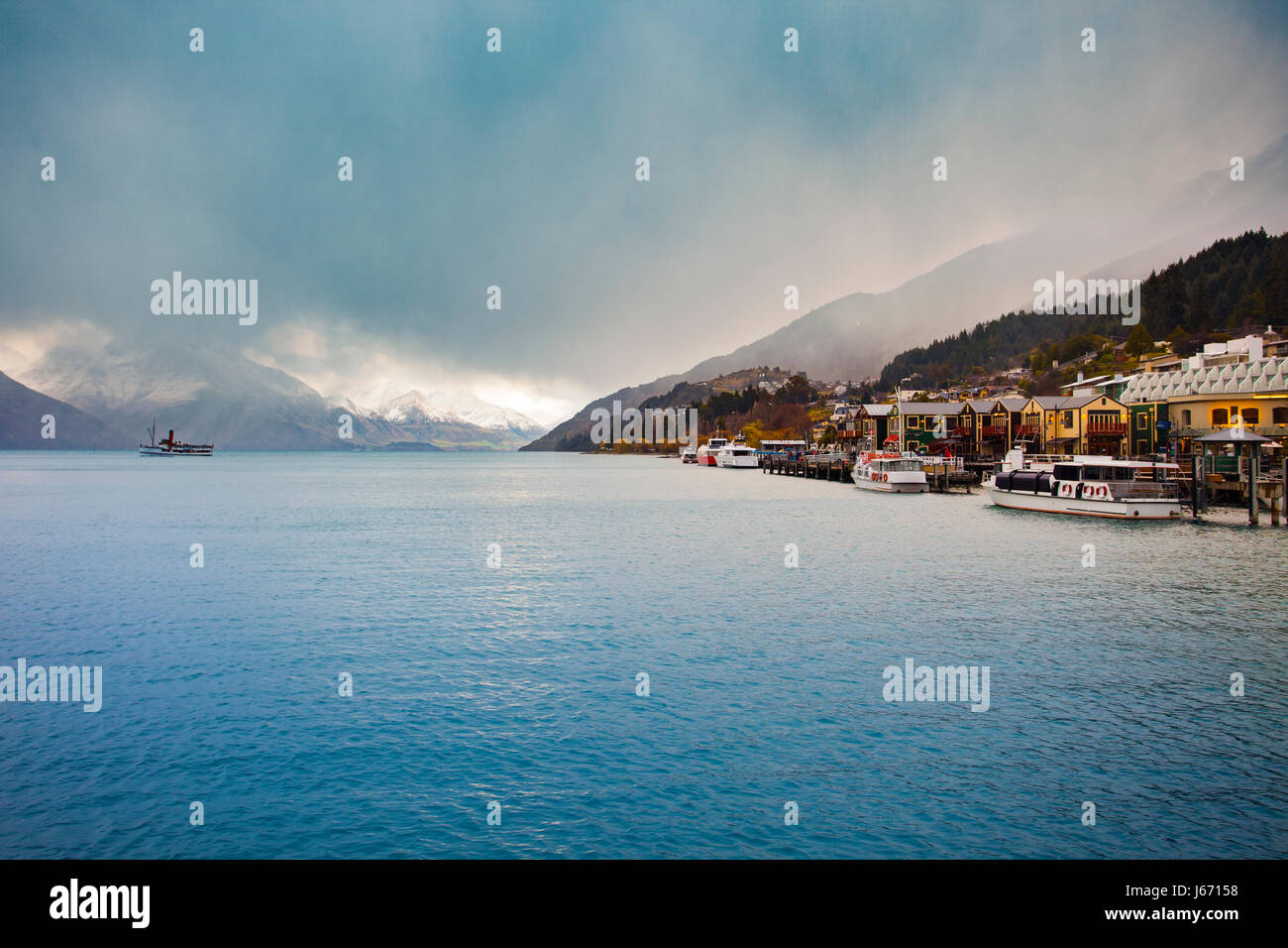 beautiful scenic of lake wakatipu queenstown south island new zealand ...