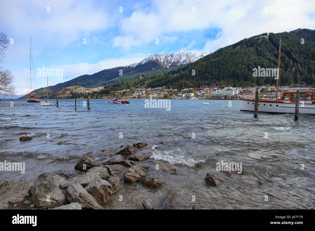 beautiful scenic of lake wakatipu queenstown south island new zealand ...