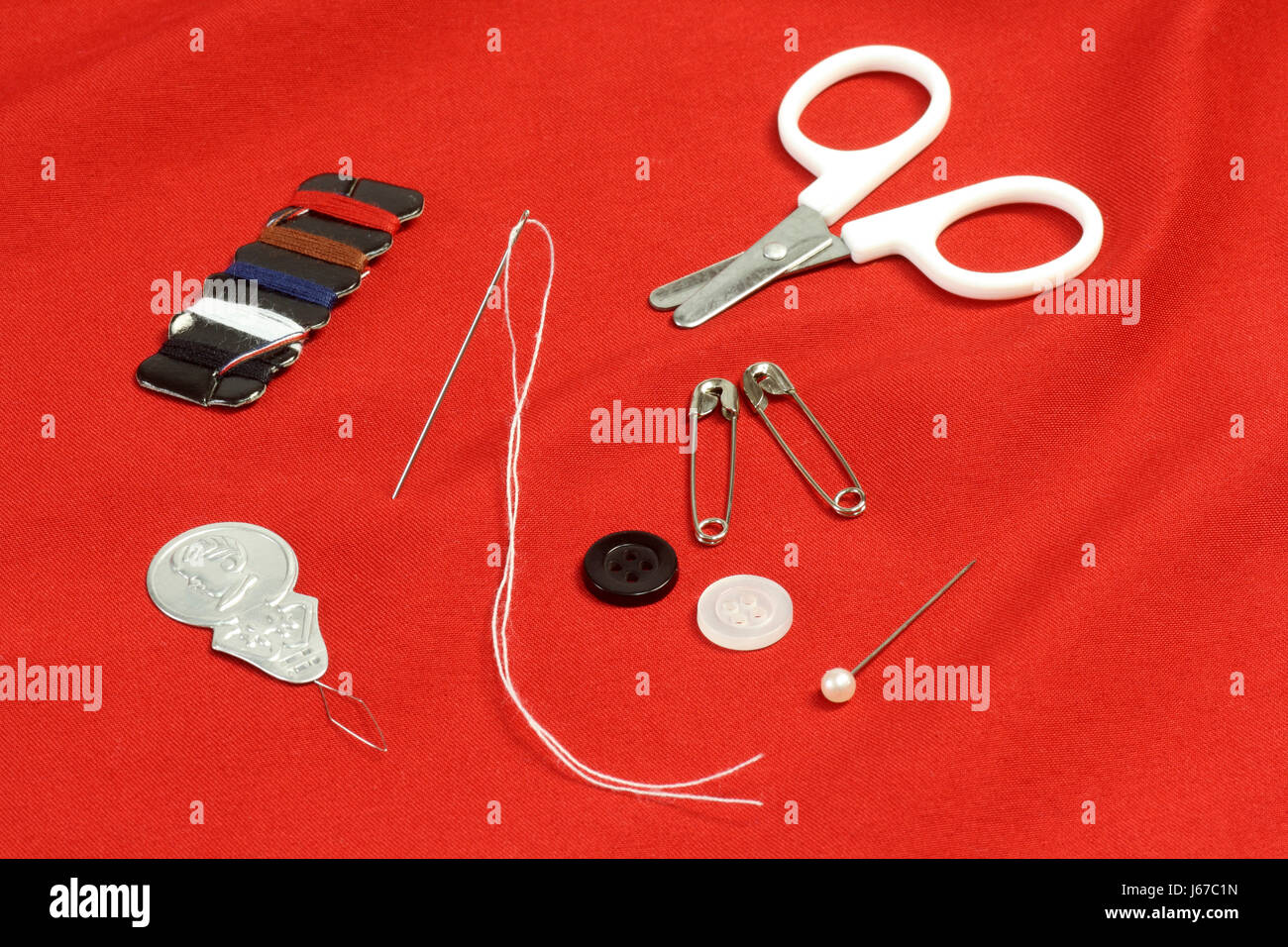 needles needle sewing kit pin traveling trip journey thread scissors ...
