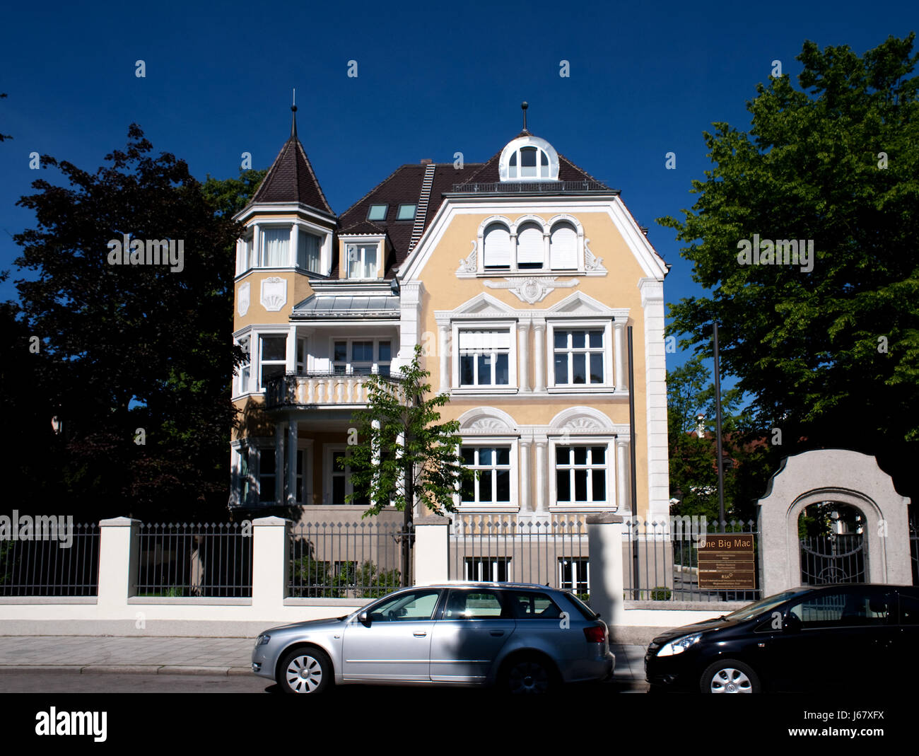 villa in munich Stock Photo - Alamy