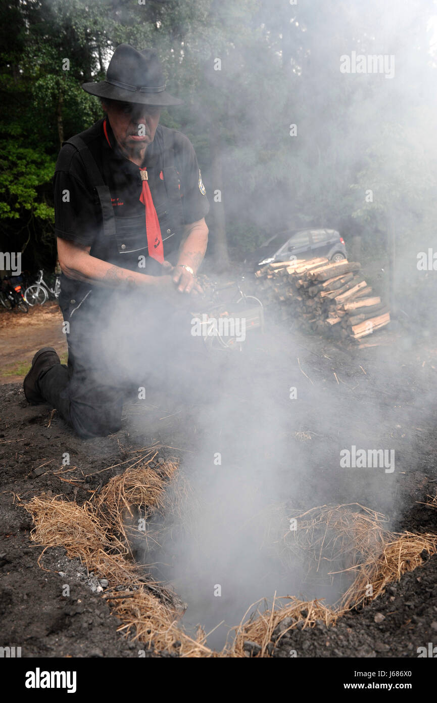 production tradition charcoal charcoal maker produce fabricate business