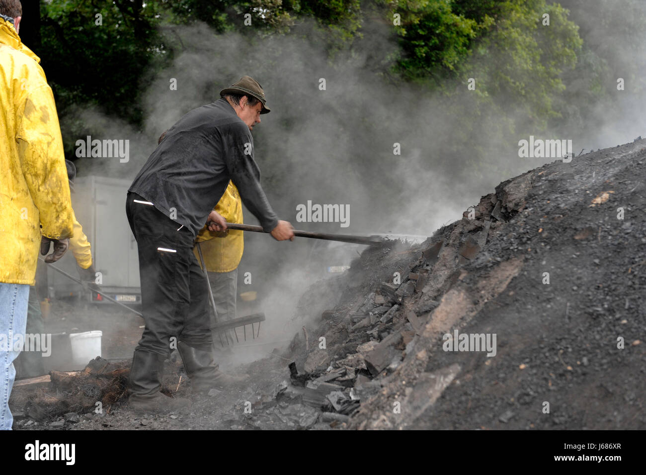production tradition charcoal charcoal maker produce fabricate business