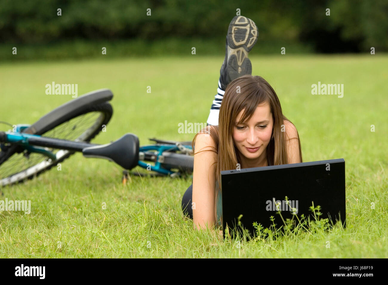 Using Computer Outside woman laptop notebook computers computer outdoor student facilitate ...