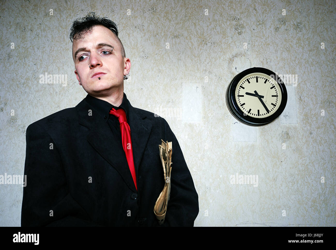 Clock waiting teenager hi-res stock photography and images - Alamy